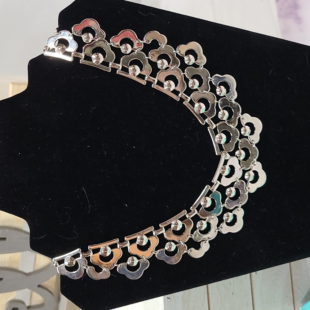 Stella & Dot Alexandria  Scalloped Statement Necklace - Picture 7 of 9